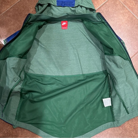 Nike Windbreaker Jacket - Picture 7 of 8